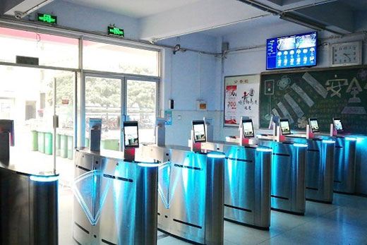 學(xué)校應(yīng)用人臉識(shí)別閘機(jī)系統(tǒng)應(yīng)注意哪些問(wèn)題？