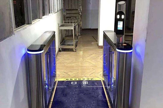 指紋打卡和人臉識(shí)別打卡哪個(gè)更適用于企業(yè)？